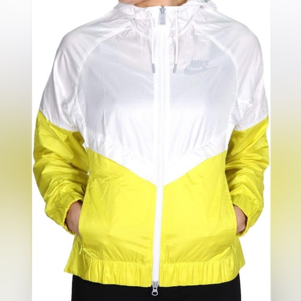 Women’s Nike Windrunner Jacket